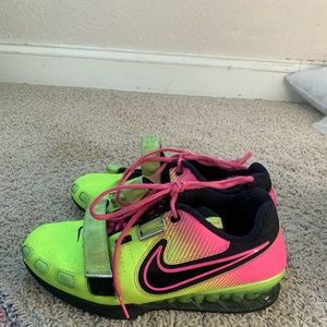 Nike weightlifting shoes